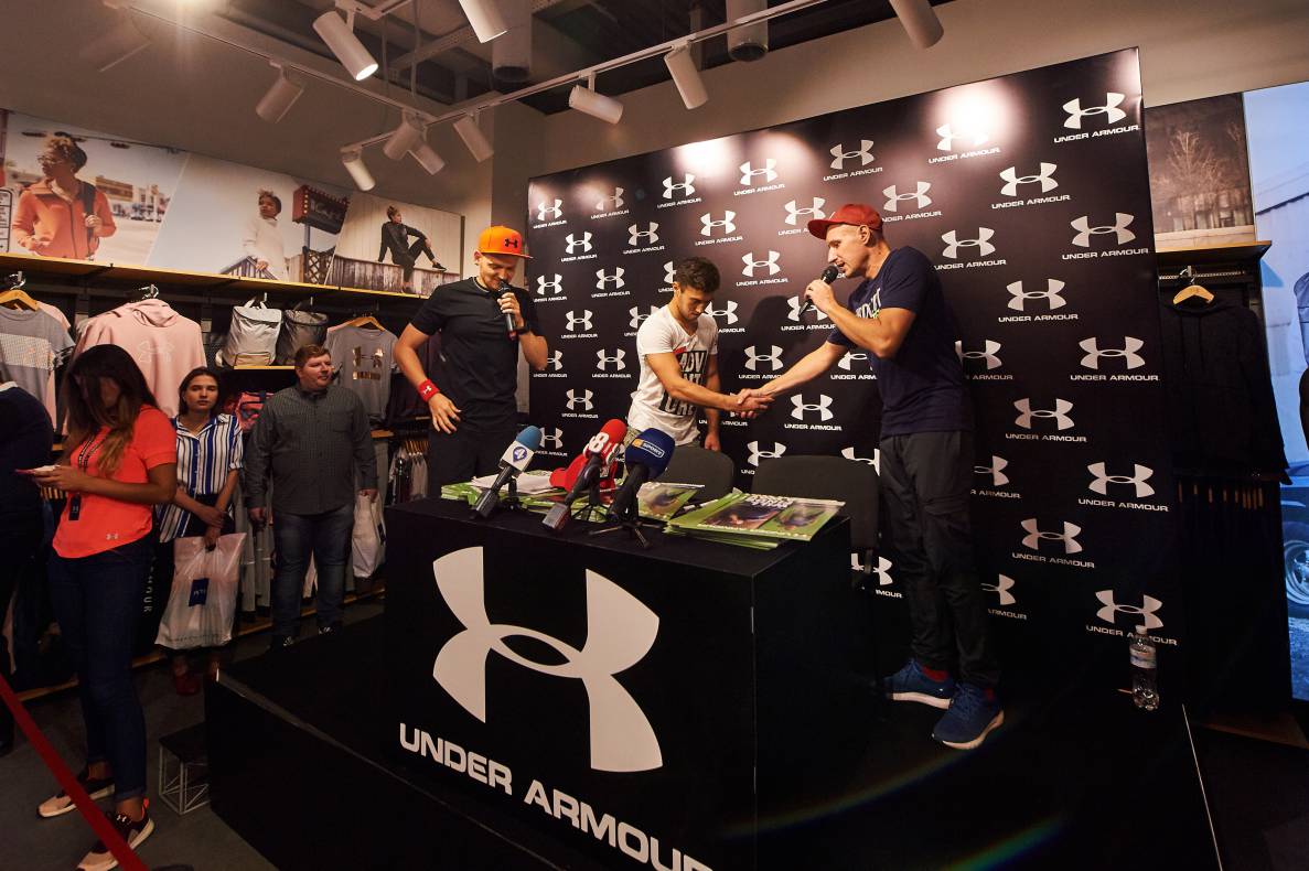 Autograph session of Vasily Lomachenko image-90