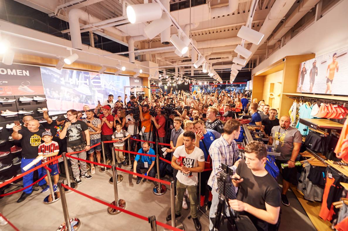 Autograph session of Vasily Lomachenko image-99