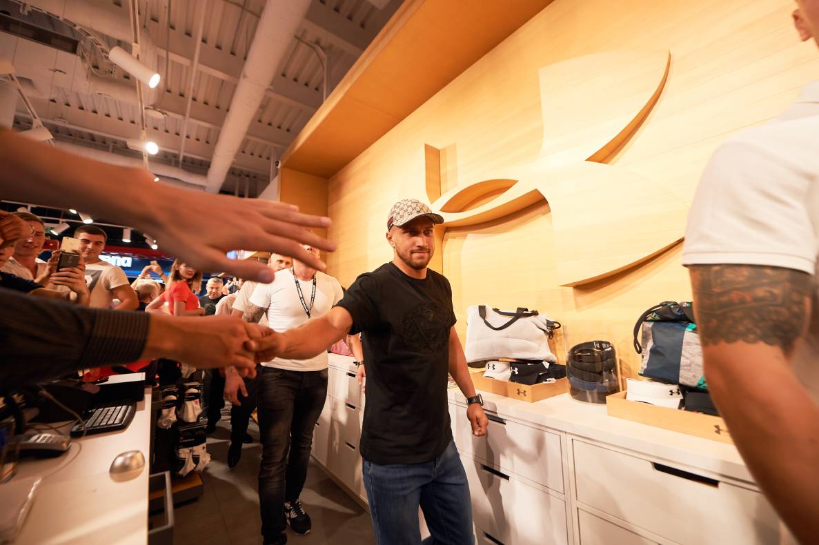 Autograph session of Vasily Lomachenko image-106