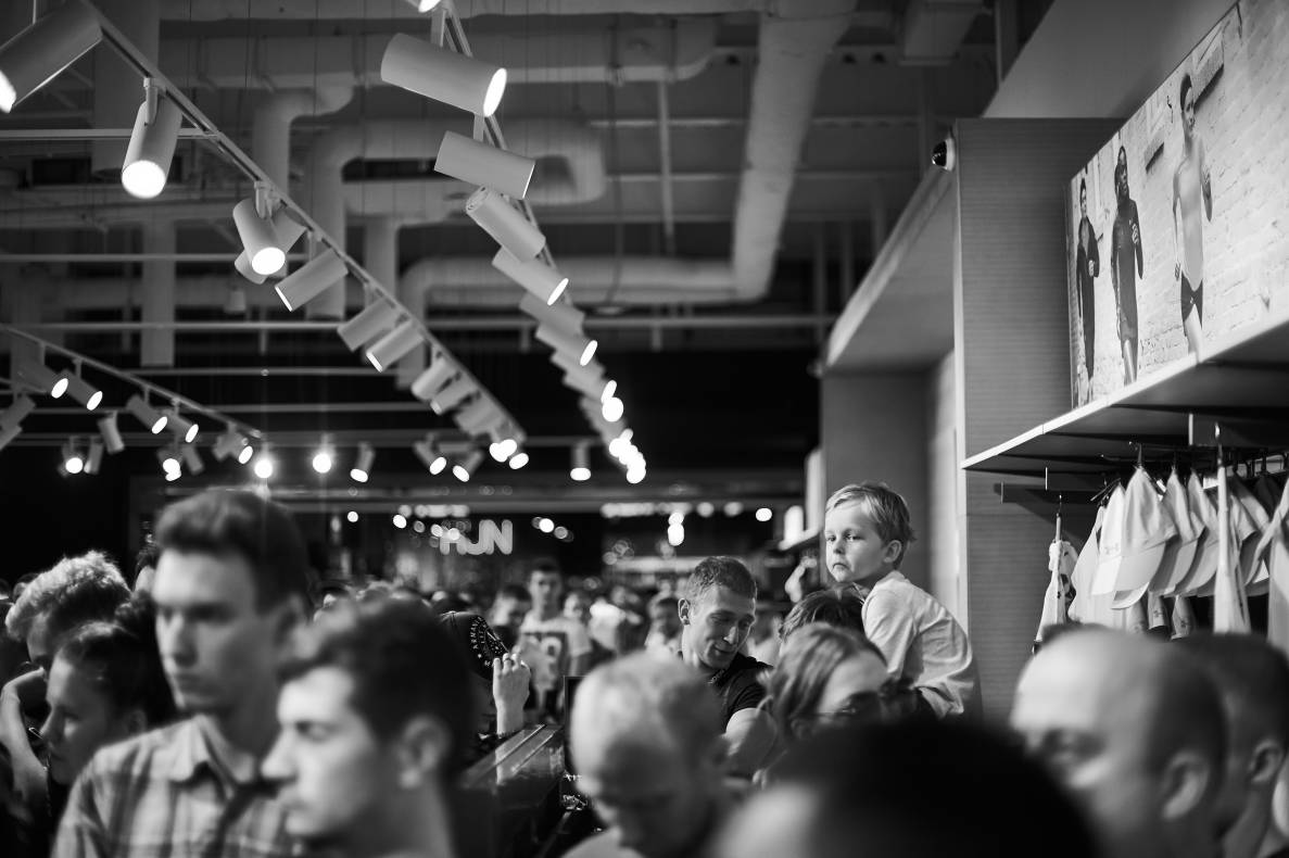 Autograph session of Vasily Lomachenko image-108