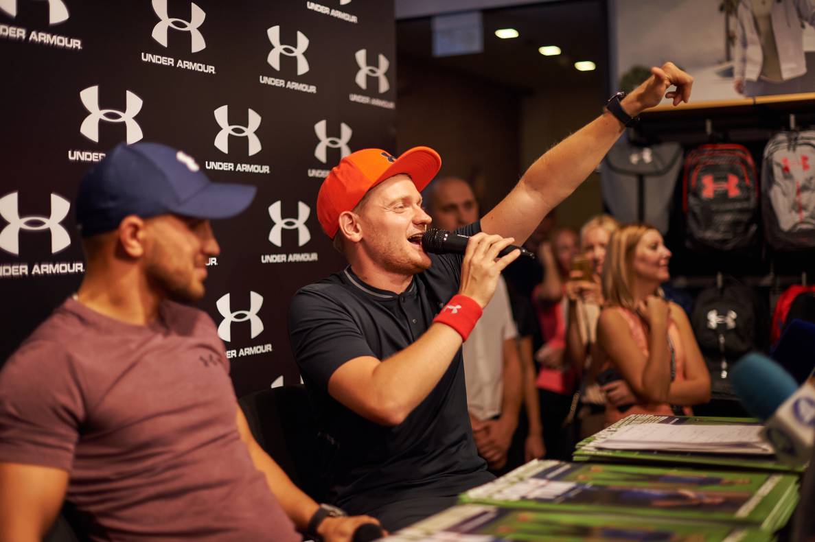 Autograph session of Vasily Lomachenko image-115