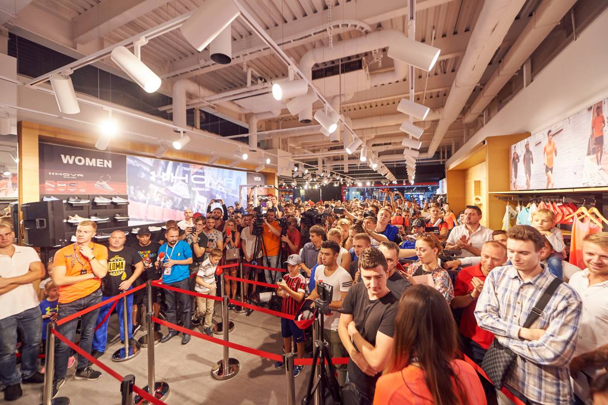 Autograph session of Vasily Lomachenko image-124