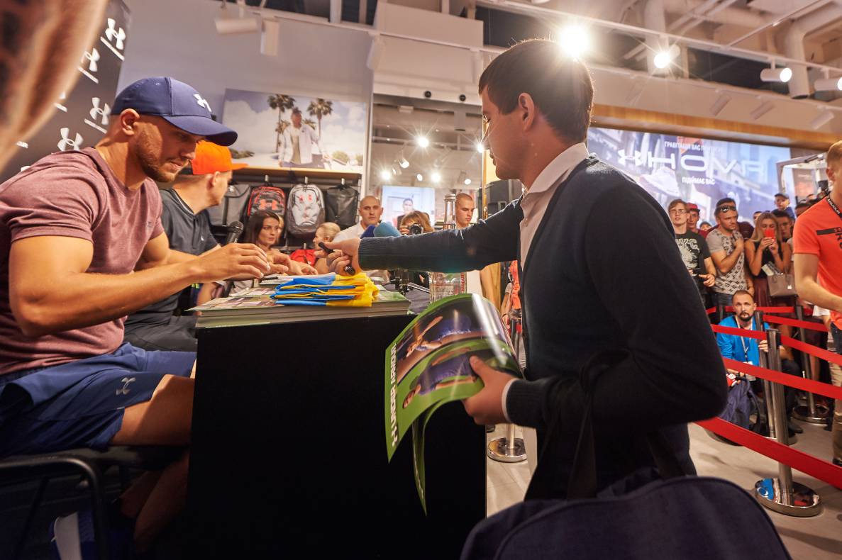 Autograph session of Vasily Lomachenko image-127