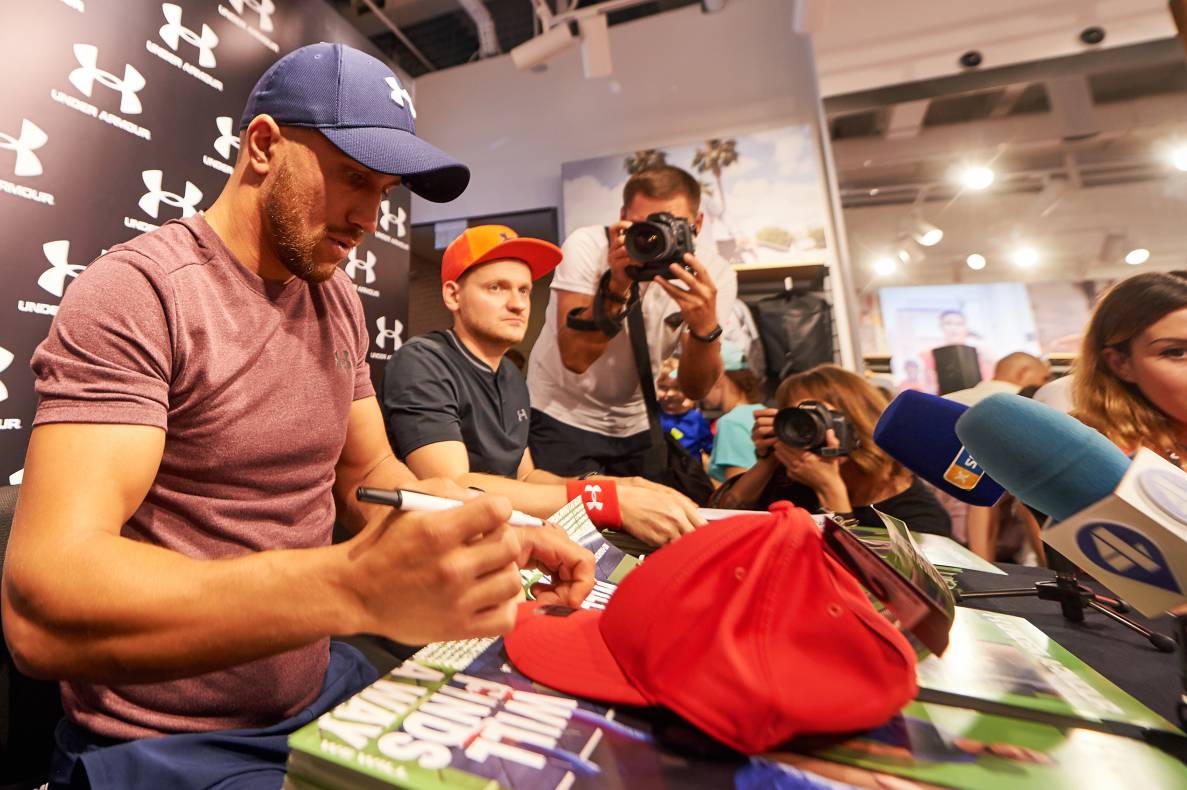 Autograph session of Vasily Lomachenko image-128