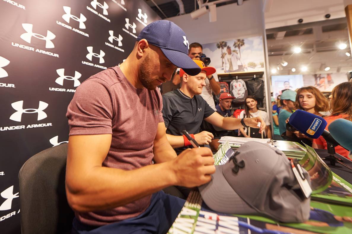 Autograph session of Vasily Lomachenko image-131