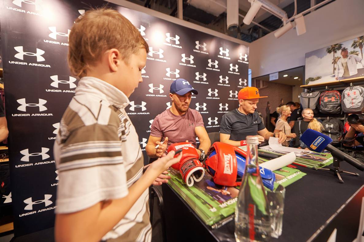 Autograph session of Vasily Lomachenko image-137