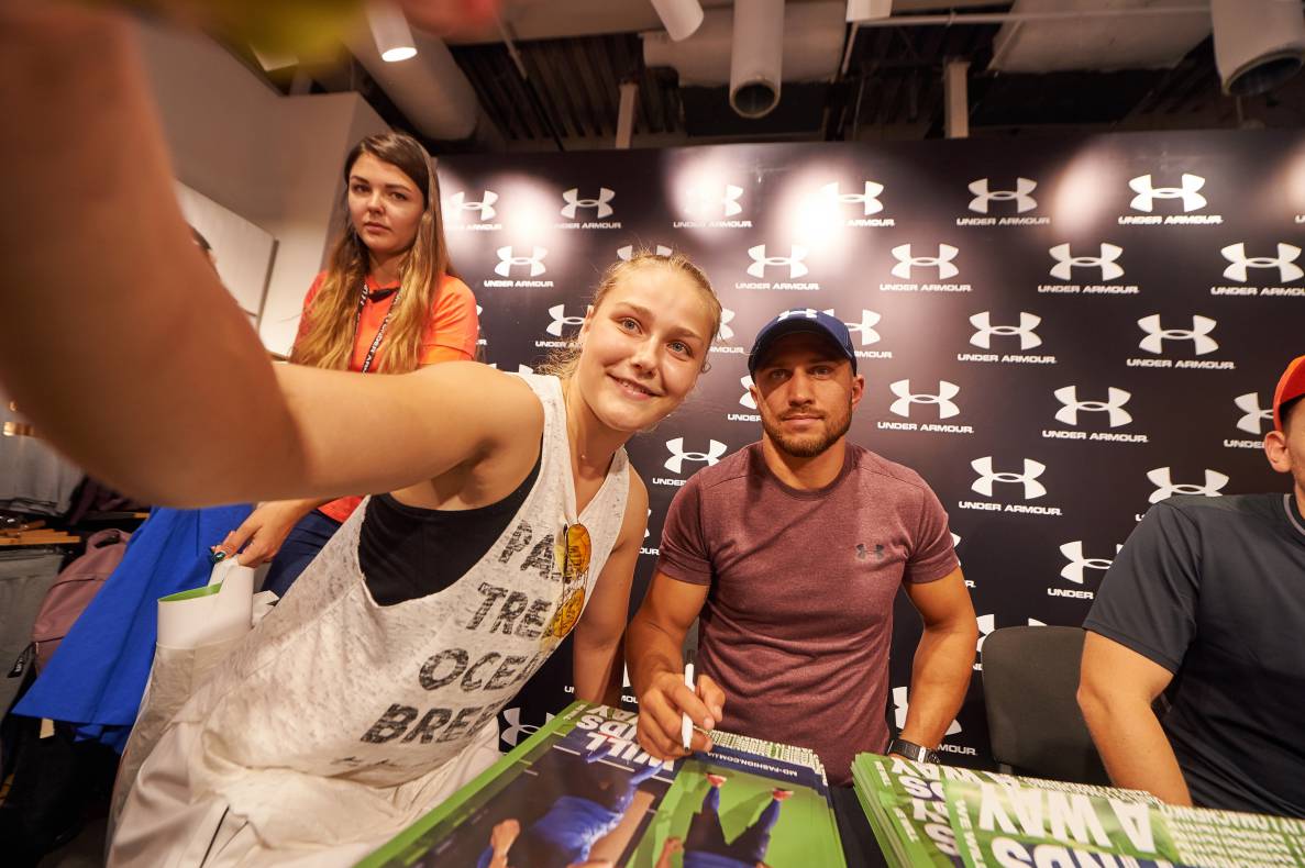 Autograph session of Vasily Lomachenko image-146