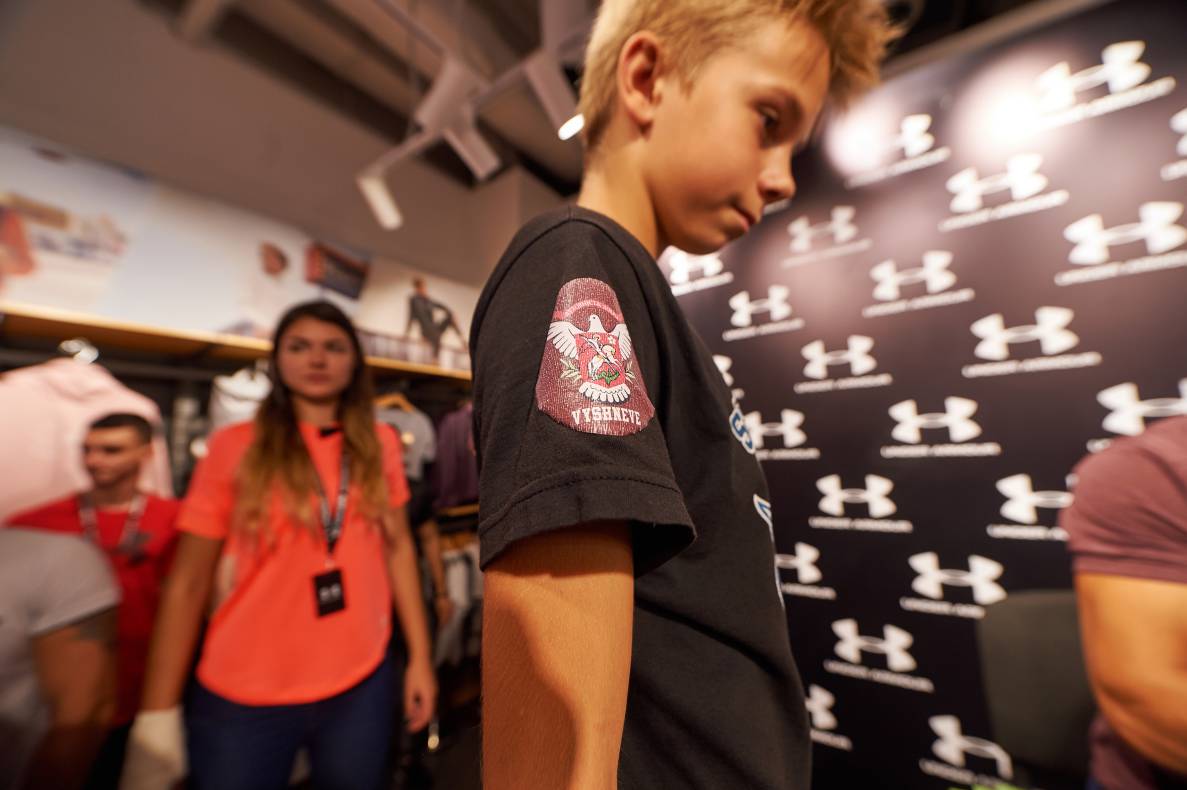 Autograph session of Vasily Lomachenko image-147