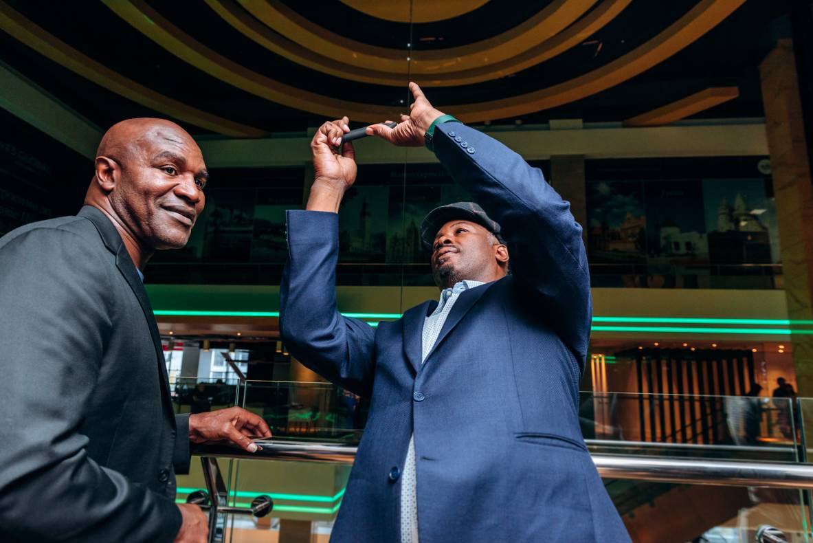 Зустріч з легендами світового боксу — Холіфілдом, Льюїсом та Кличком image-0