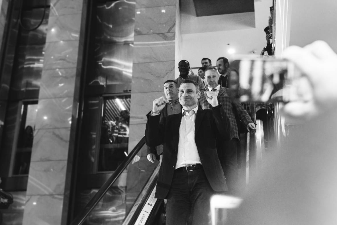 Зустріч з легендами світового боксу — Холіфілдом, Льюїсом та Кличком image-2