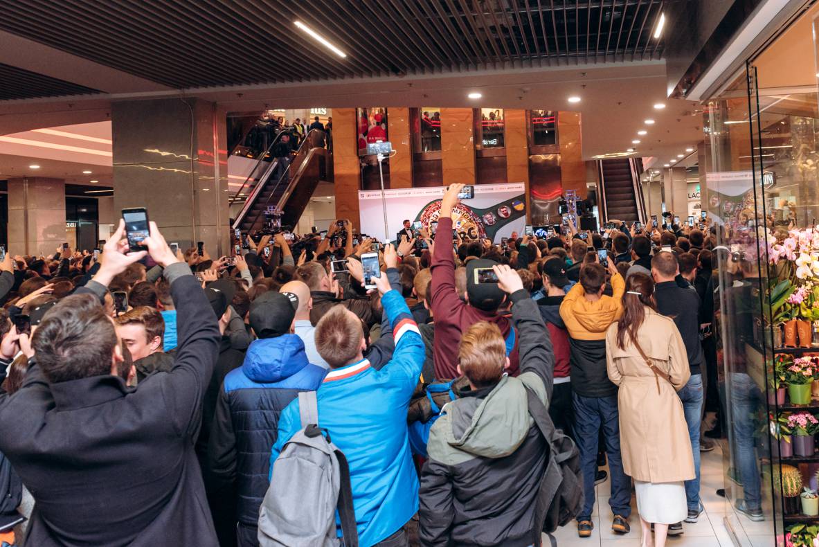 Зустріч з легендами світового боксу — Холіфілдом, Льюїсом та Кличком image-7