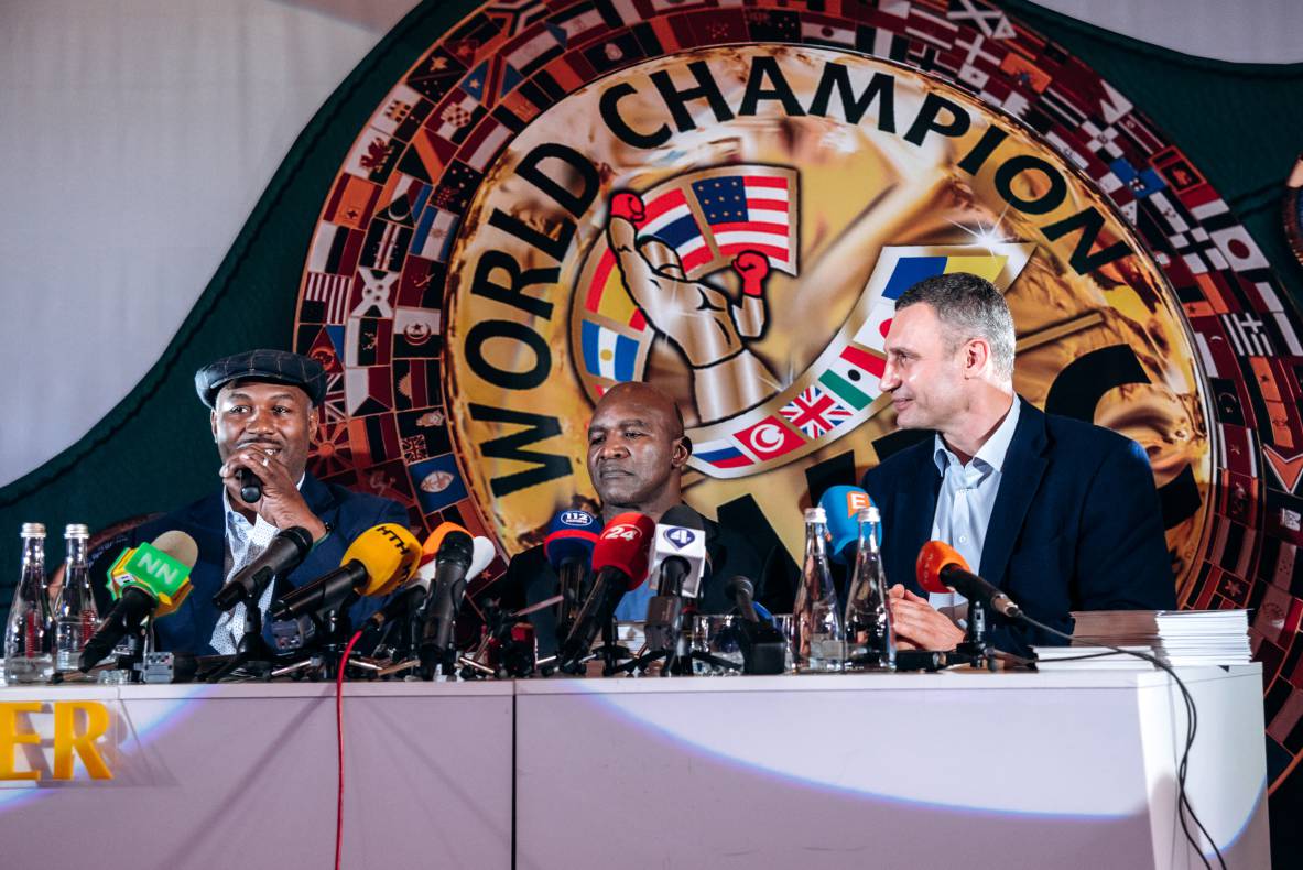 Зустріч з легендами світового боксу — Холіфілдом, Льюїсом та Кличком image-14