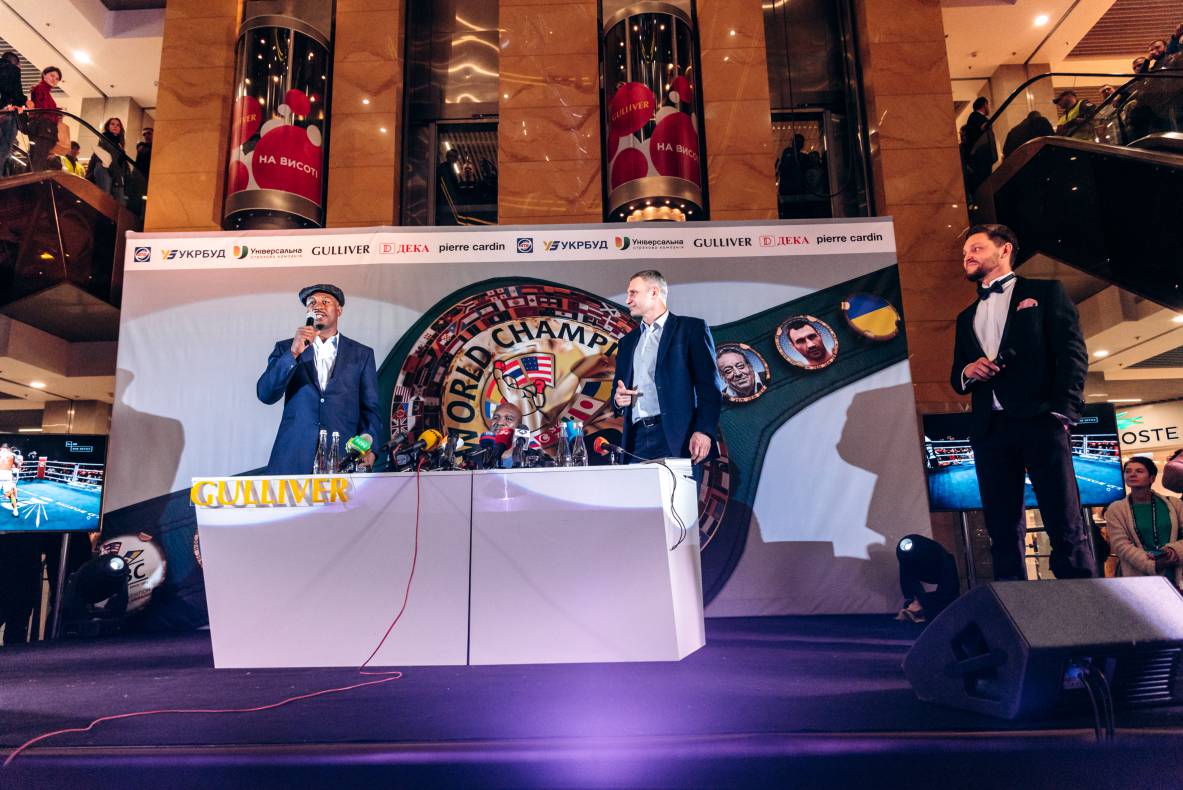 Зустріч з легендами світового боксу — Холіфілдом, Льюїсом та Кличком image-17