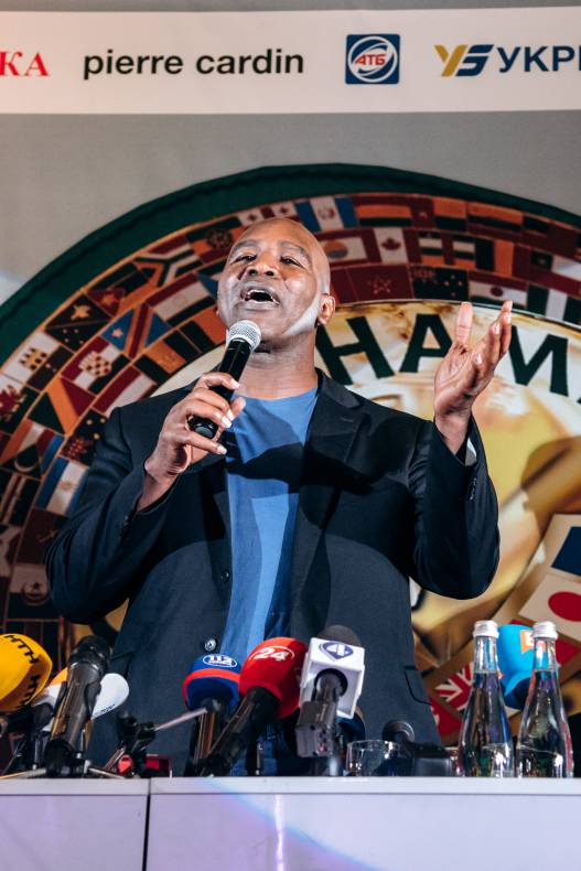 Зустріч з легендами світового боксу — Холіфілдом, Льюїсом та Кличком image-21