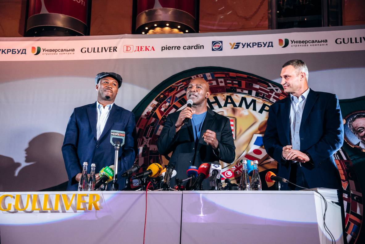 Зустріч з легендами світового боксу — Холіфілдом, Льюїсом та Кличком image-23