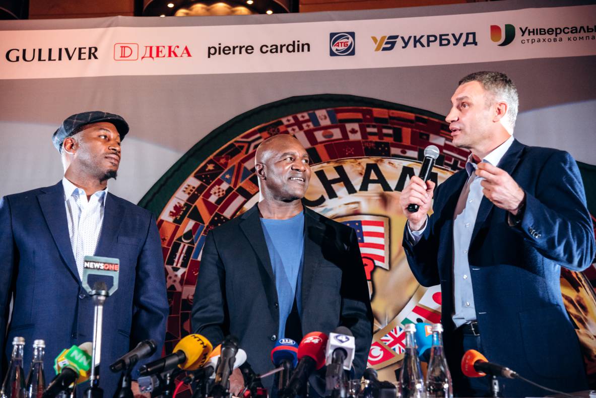 Зустріч з легендами світового боксу — Холіфілдом, Льюїсом та Кличком image-26