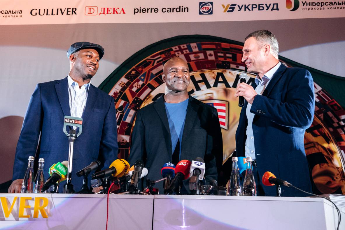 Зустріч з легендами світового боксу — Холіфілдом, Льюїсом та Кличком image-31