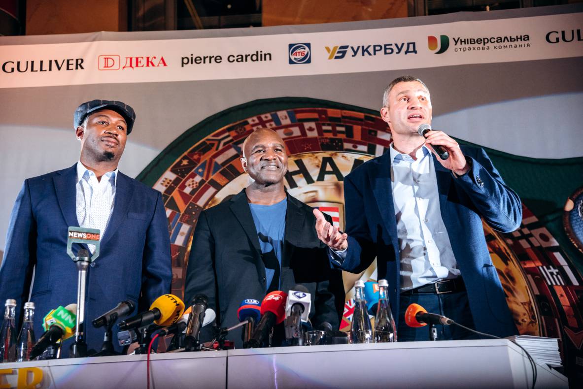 Зустріч з легендами світового боксу — Холіфілдом, Льюїсом та Кличком image-33