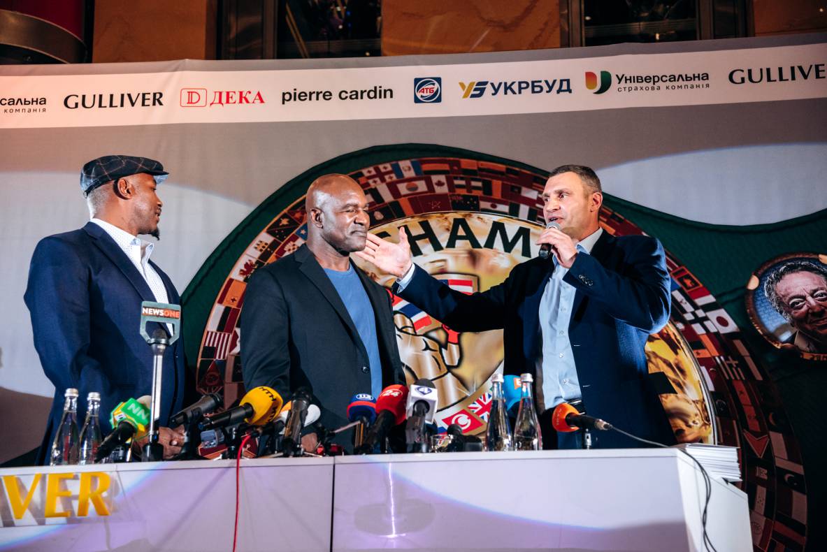 Зустріч з легендами світового боксу — Холіфілдом, Льюїсом та Кличком image-35