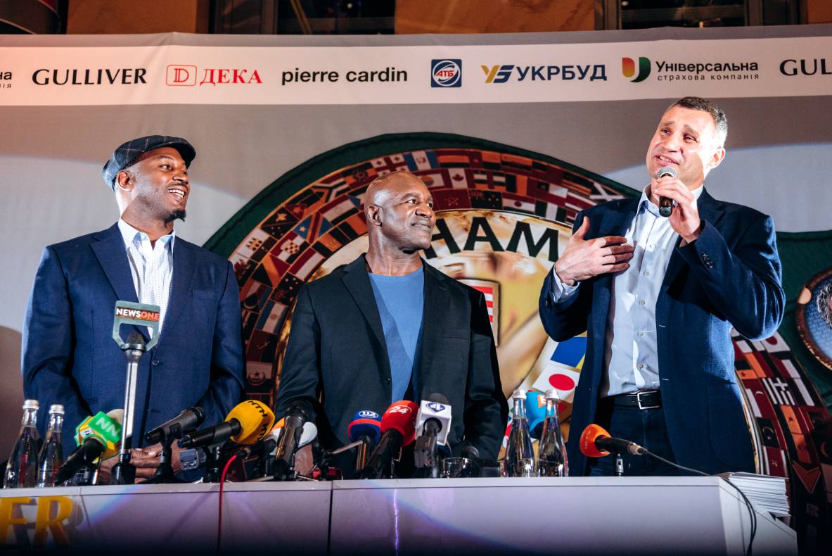 Зустріч з легендами світового боксу — Холіфілдом, Льюїсом та Кличком image-36