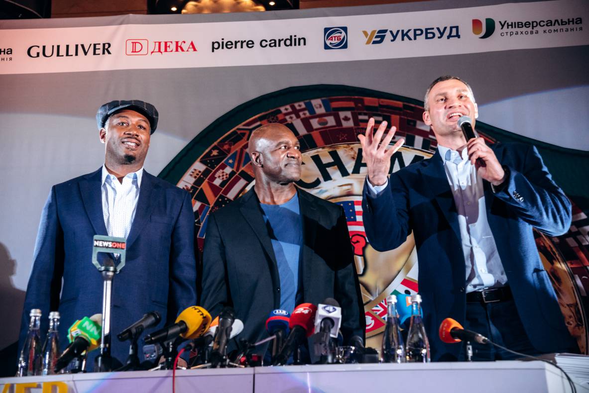 Зустріч з легендами світового боксу — Холіфілдом, Льюїсом та Кличком image-39