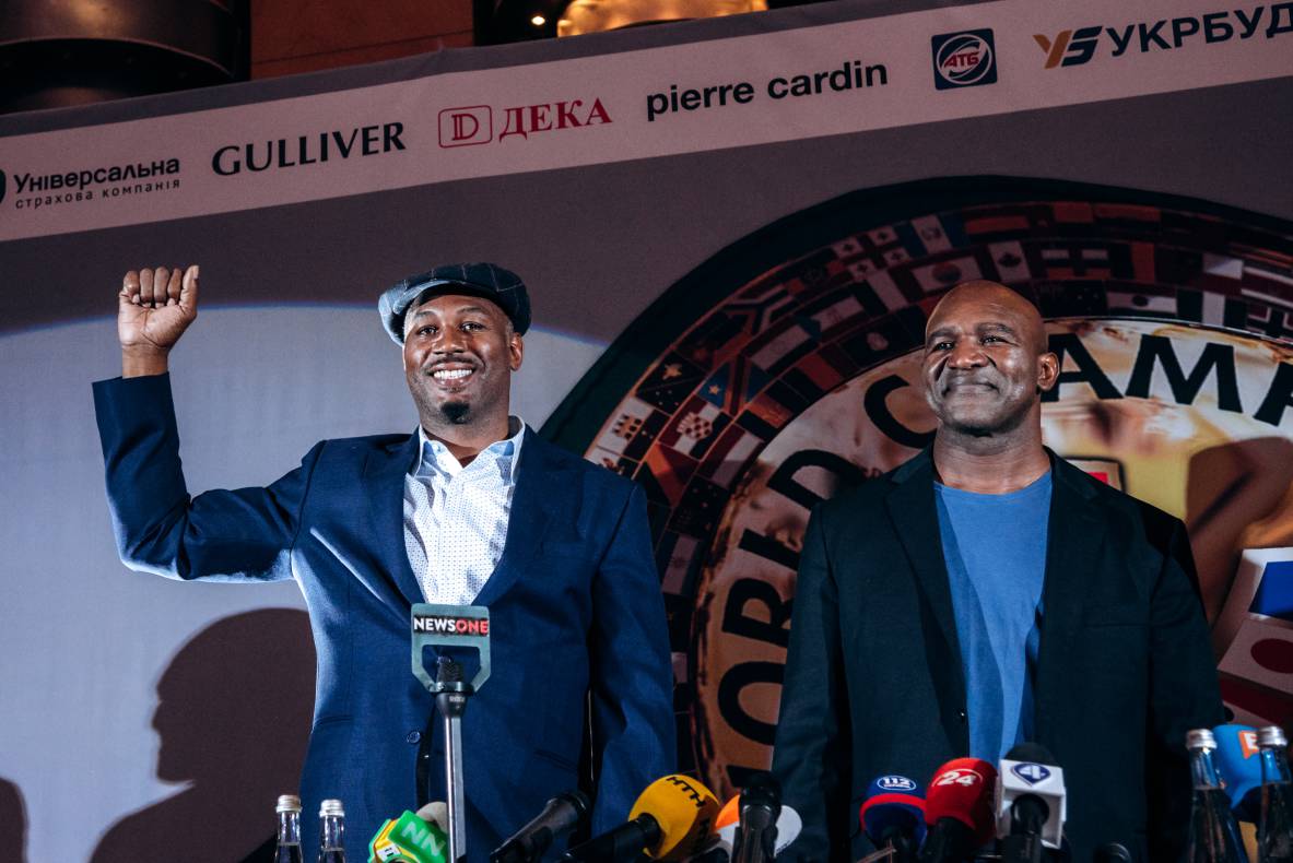 Зустріч з легендами світового боксу — Холіфілдом, Льюїсом та Кличком image-43