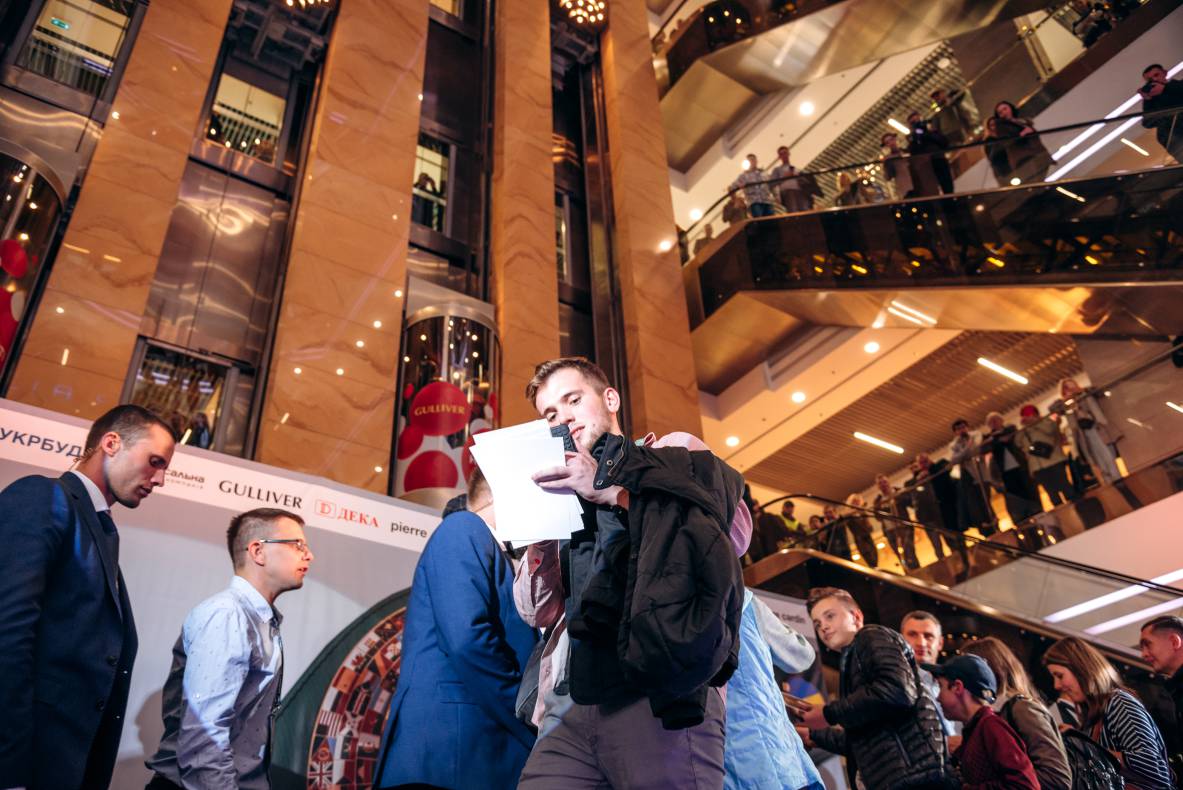 Зустріч з легендами світового боксу — Холіфілдом, Льюїсом та Кличком image-116