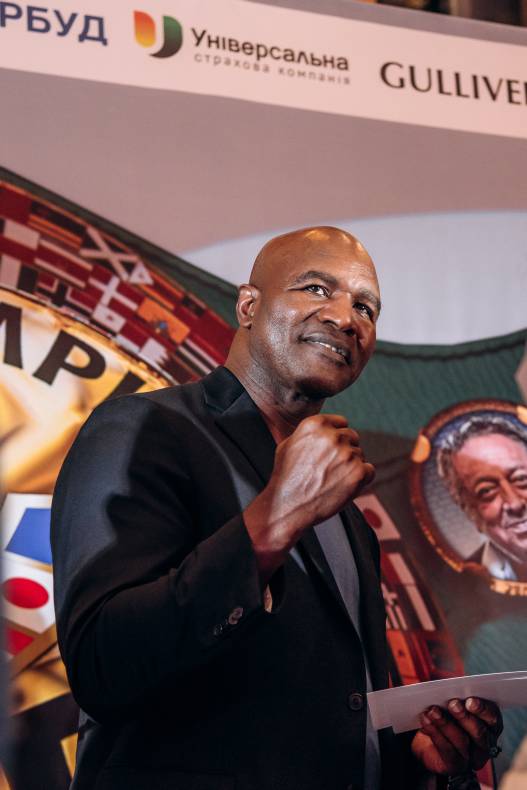 Зустріч з легендами світового боксу — Холіфілдом, Льюїсом та Кличком image-123