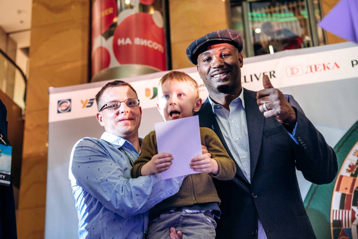 Зустріч з легендами світового боксу — Холіфілдом, Льюїсом та Кличком image-133