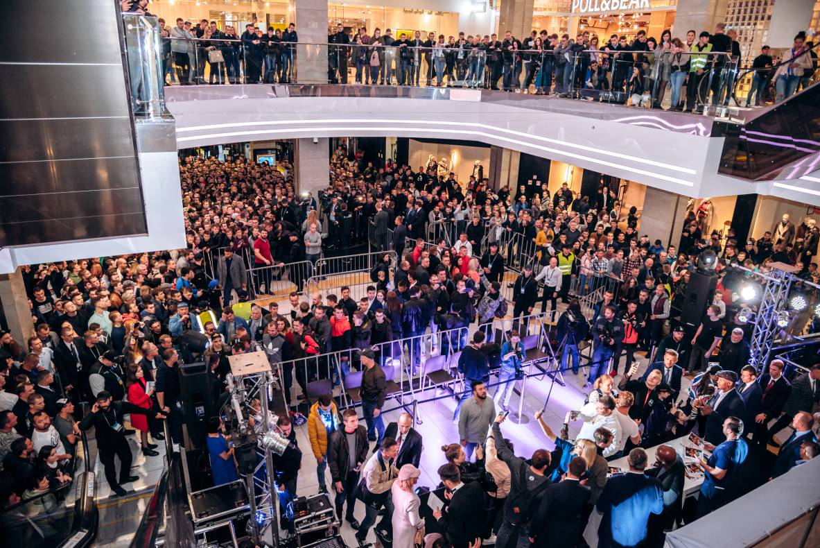 Зустріч з легендами світового боксу — Холіфілдом, Льюїсом та Кличком image-142