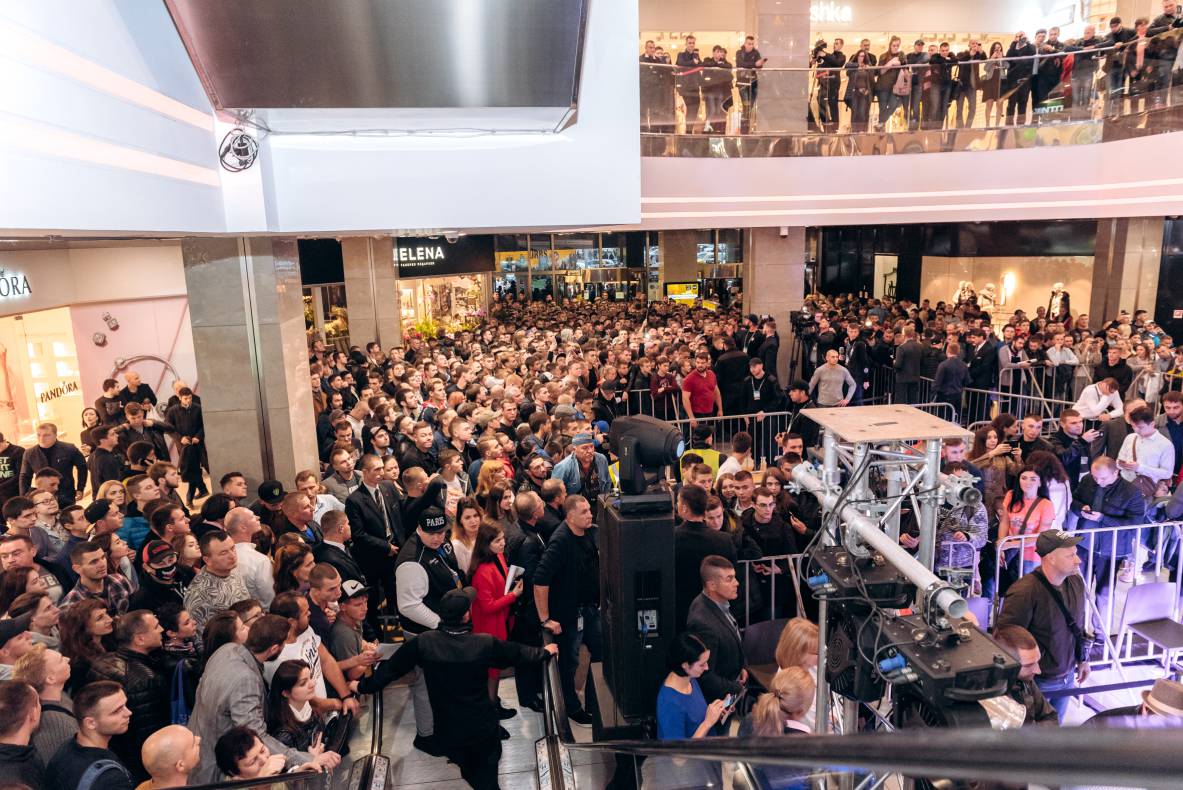 Зустріч з легендами світового боксу — Холіфілдом, Льюїсом та Кличком image-145