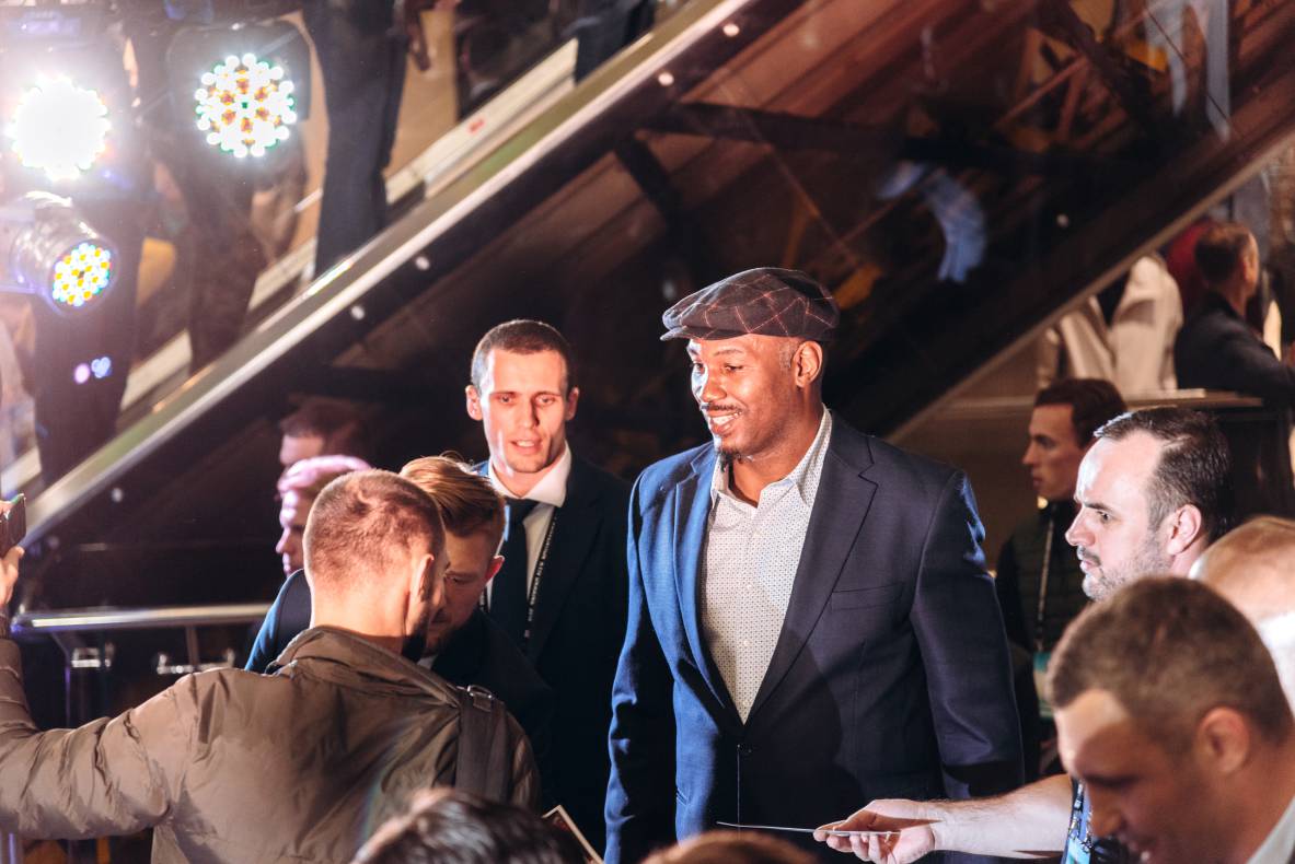 Зустріч з легендами світового боксу — Холіфілдом, Льюїсом та Кличком image-152