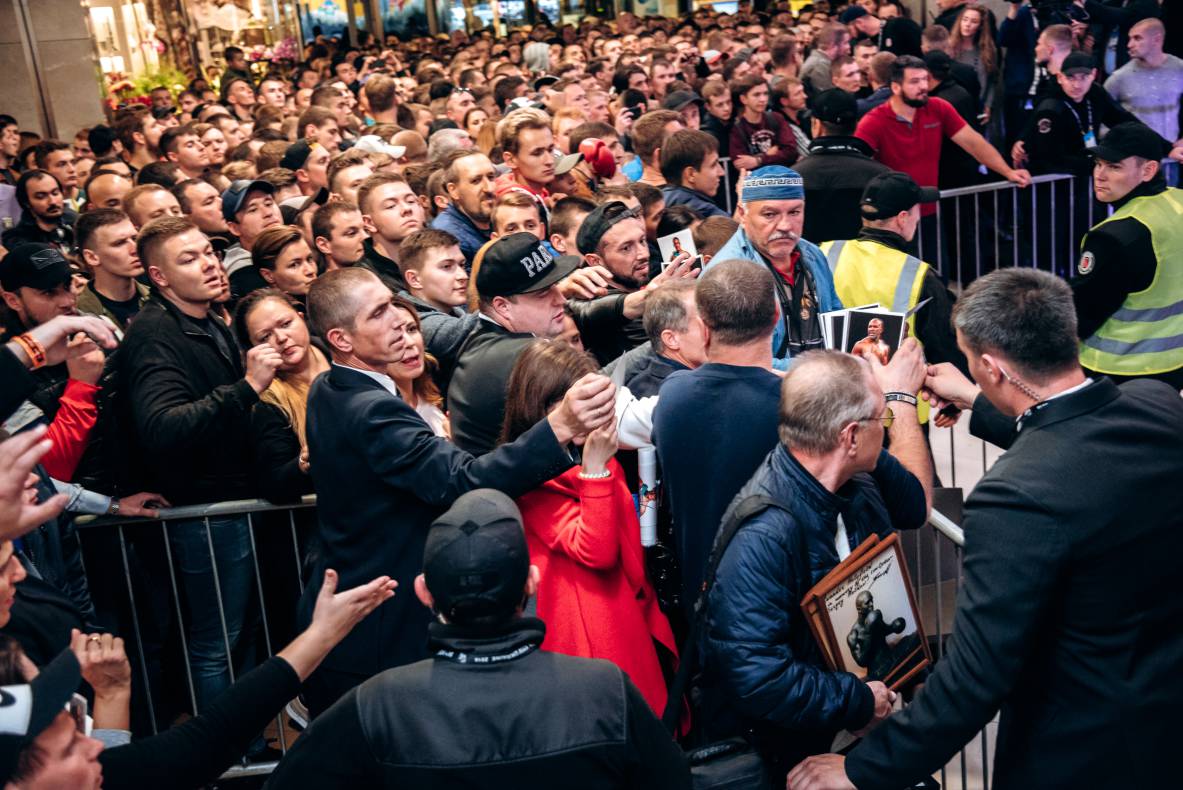 Зустріч з легендами світового боксу — Холіфілдом, Льюїсом та Кличком image-155