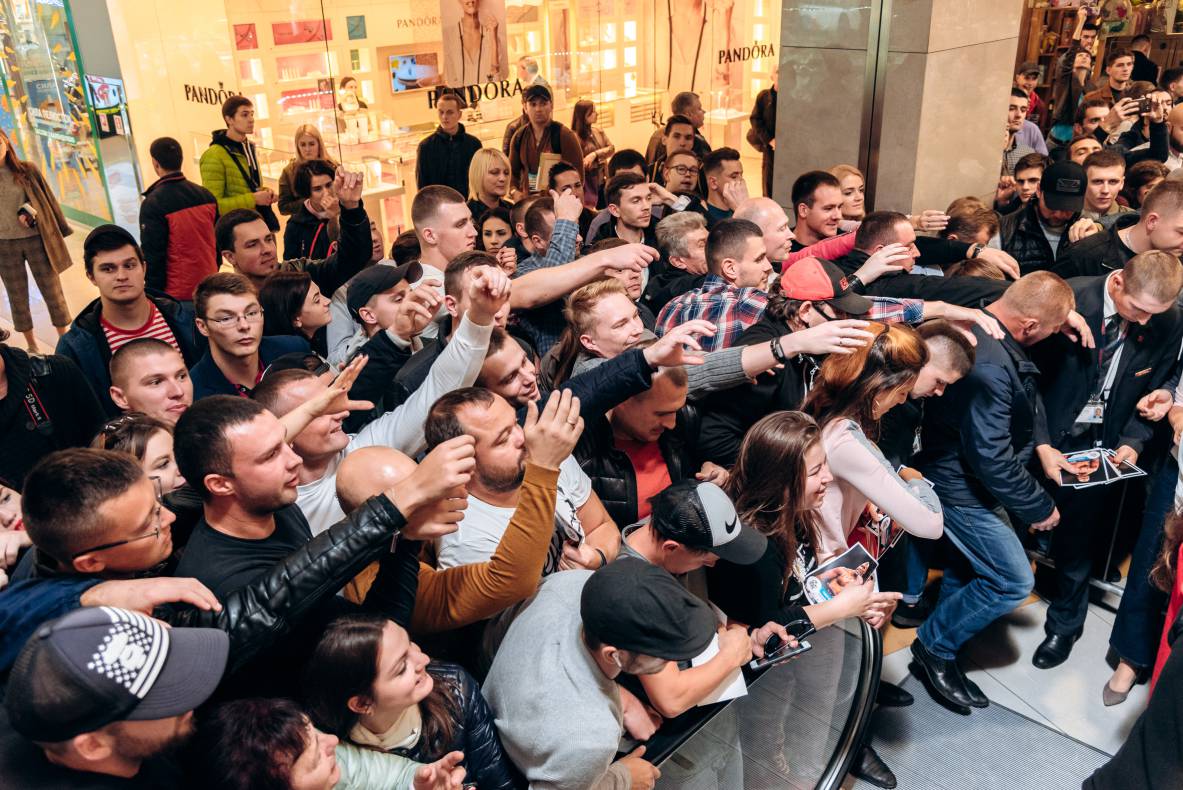 Зустріч з легендами світового боксу — Холіфілдом, Льюїсом та Кличком image-159