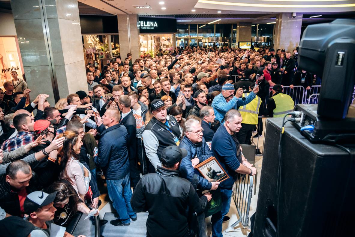 Зустріч з легендами світового боксу — Холіфілдом, Льюїсом та Кличком image-160