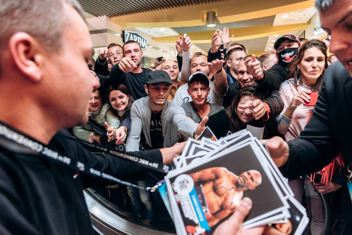 Зустріч з легендами світового боксу — Холіфілдом, Льюїсом та Кличком image-165