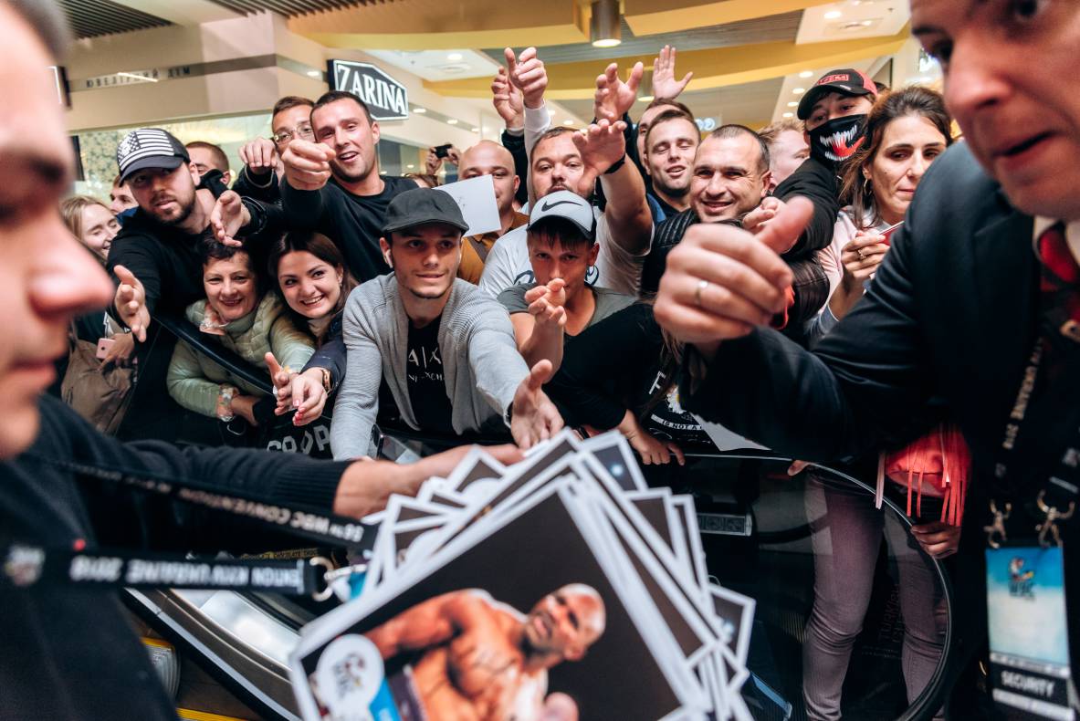 Зустріч з легендами світового боксу — Холіфілдом, Льюїсом та Кличком image-168