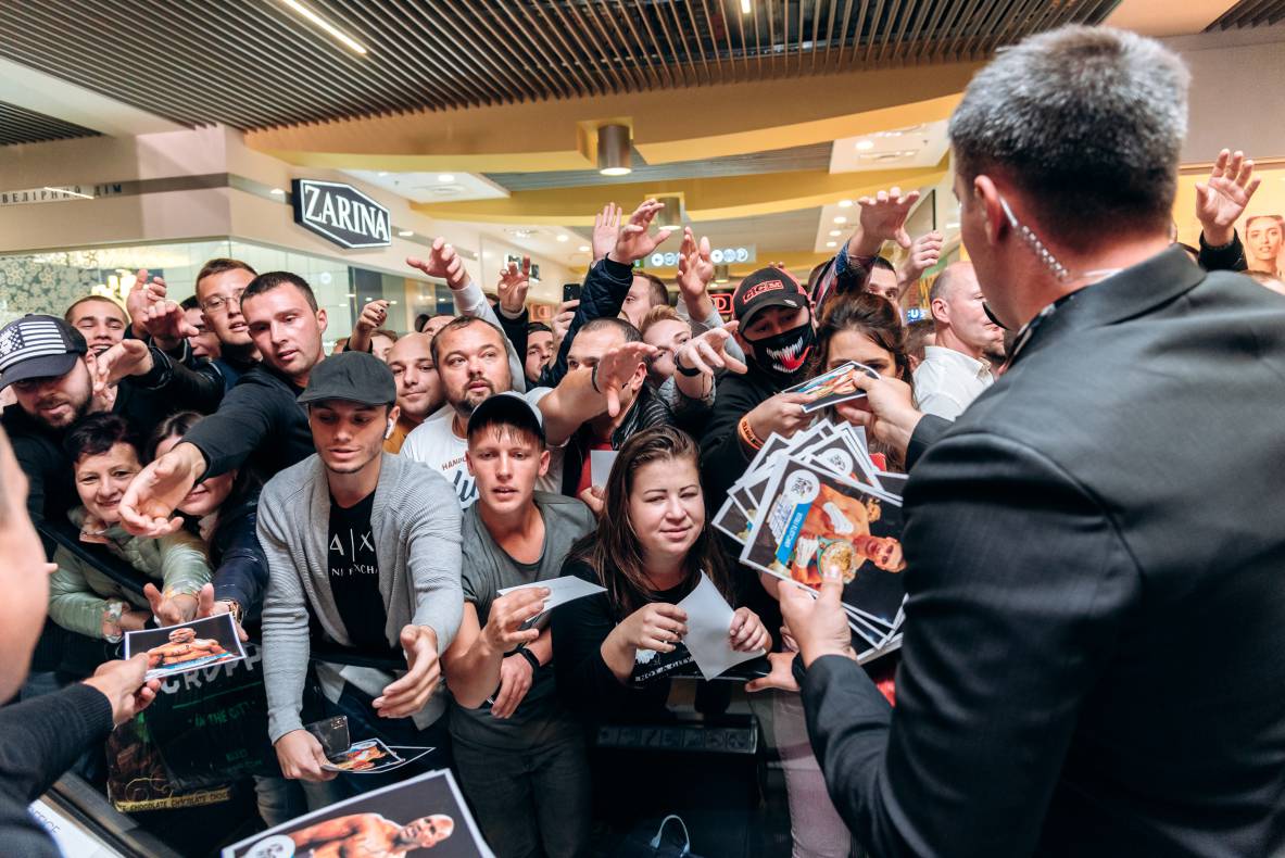 Зустріч з легендами світового боксу — Холіфілдом, Льюїсом та Кличком image-170
