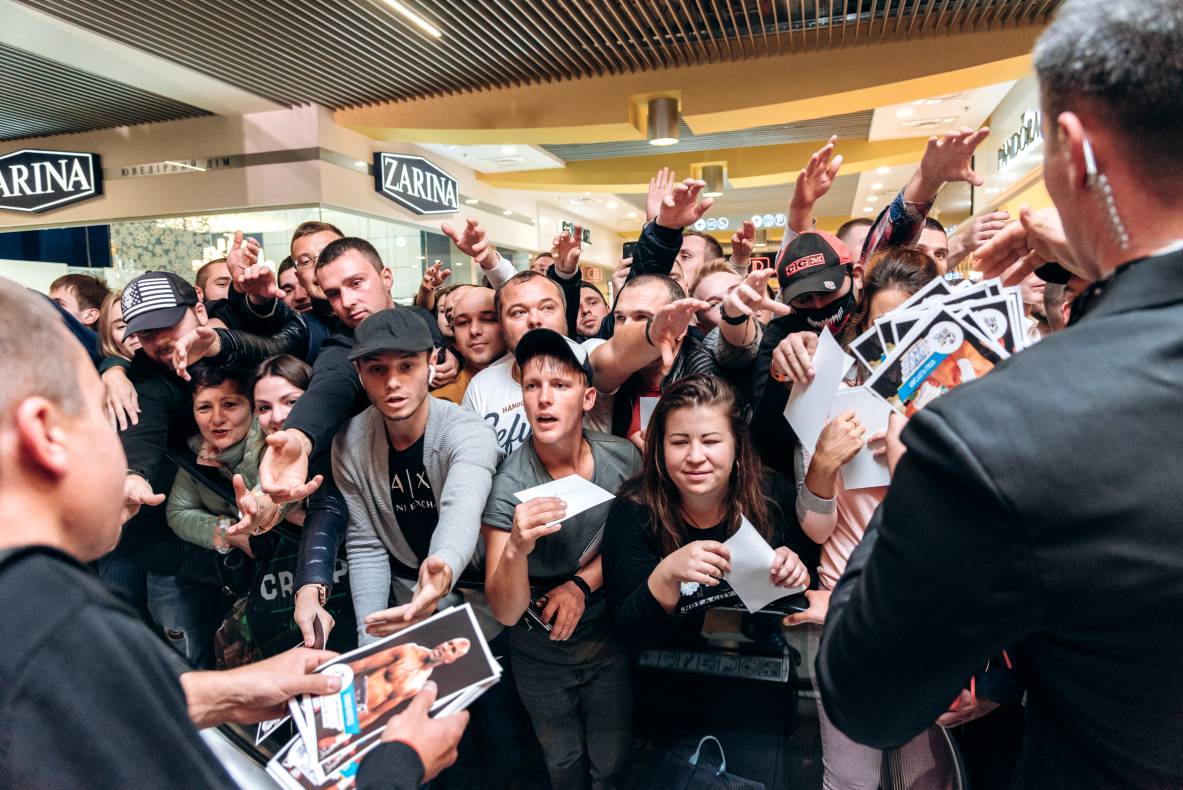 Зустріч з легендами світового боксу — Холіфілдом, Льюїсом та Кличком image-173