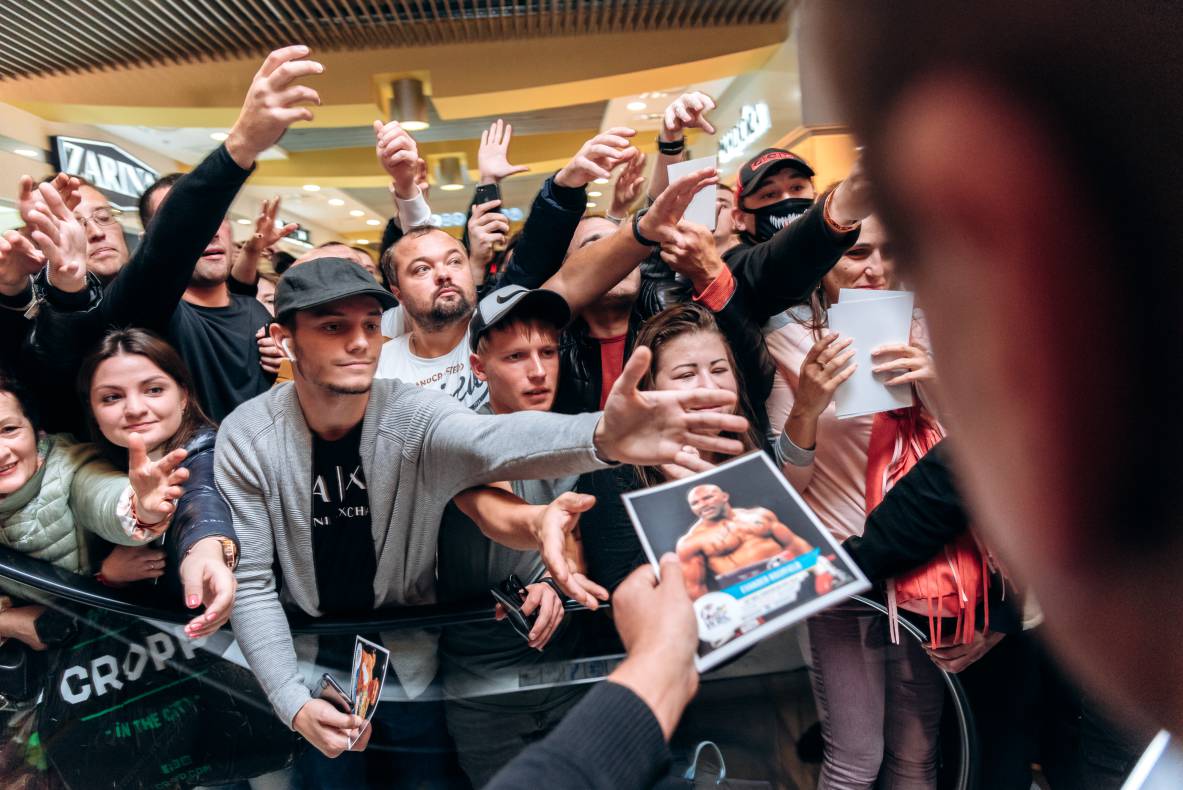 Зустріч з легендами світового боксу — Холіфілдом, Льюїсом та Кличком image-172