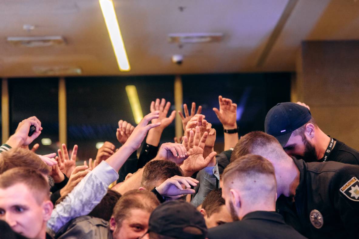 Зустріч з легендами світового боксу — Холіфілдом, Льюїсом та Кличком image-176