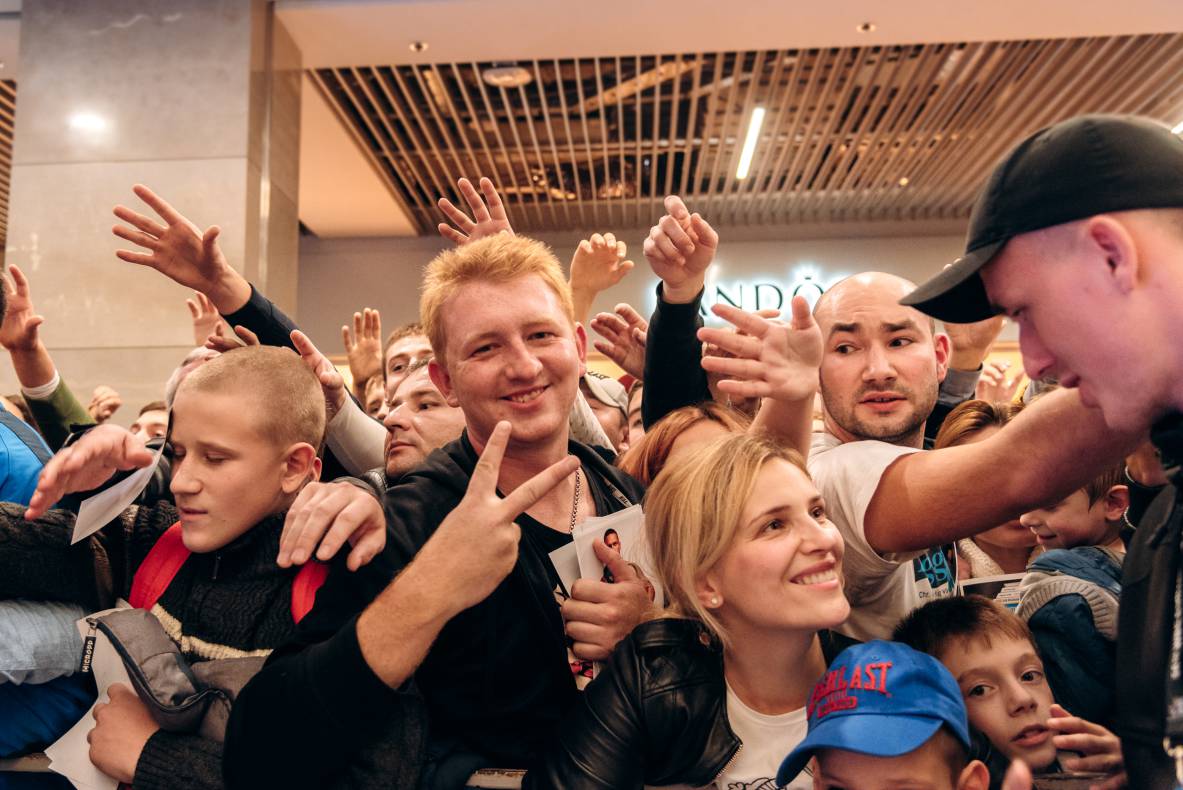 Зустріч з легендами світового боксу — Холіфілдом, Льюїсом та Кличком image-183