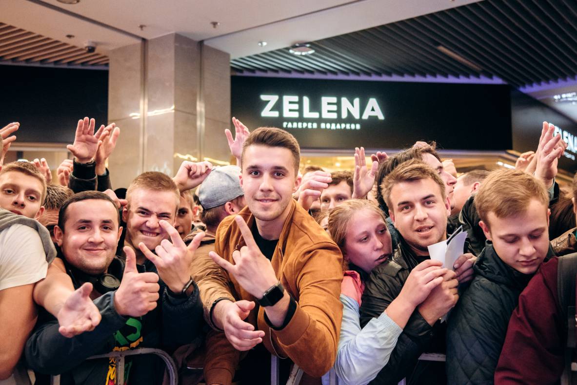 Зустріч з легендами світового боксу — Холіфілдом, Льюїсом та Кличком image-187