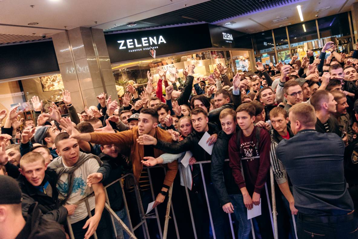Зустріч з легендами світового боксу — Холіфілдом, Льюїсом та Кличком image-188