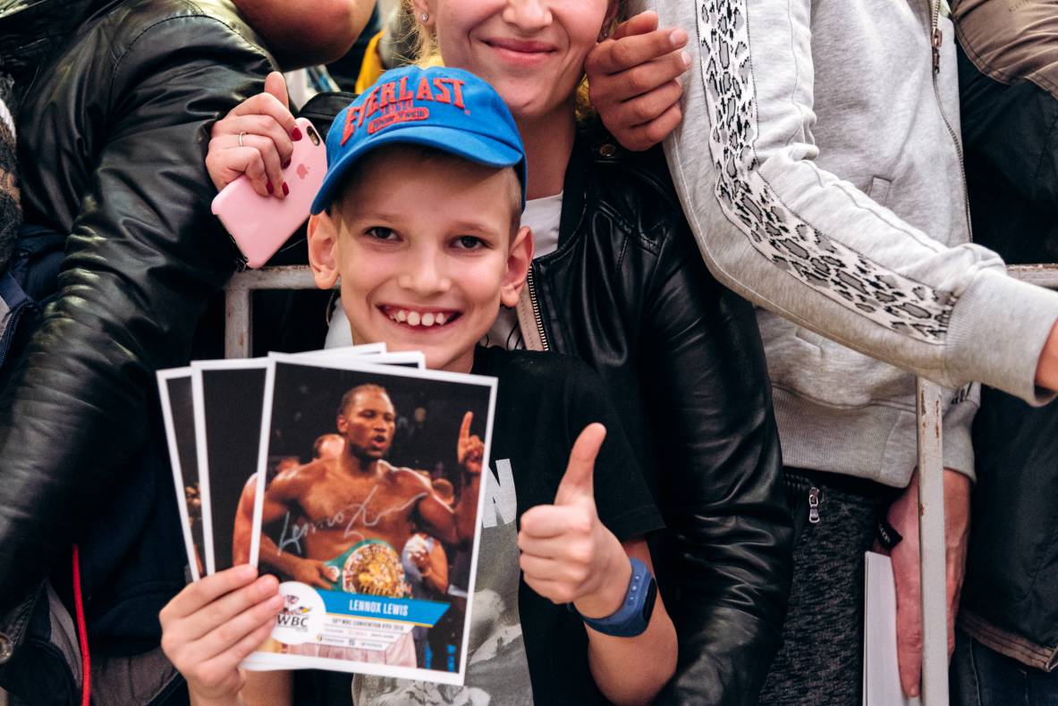 Зустріч з легендами світового боксу — Холіфілдом, Льюїсом та Кличком image-196