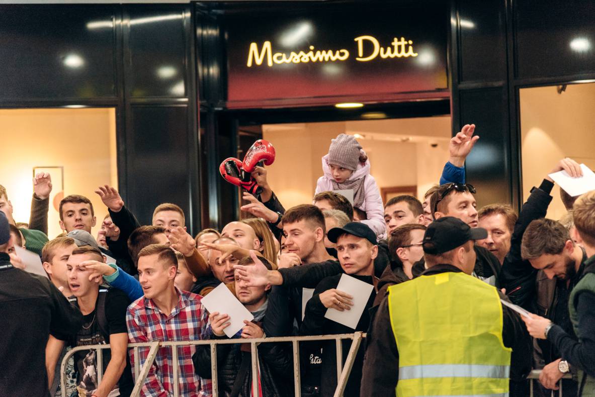 Зустріч з легендами світового боксу — Холіфілдом, Льюїсом та Кличком image-197