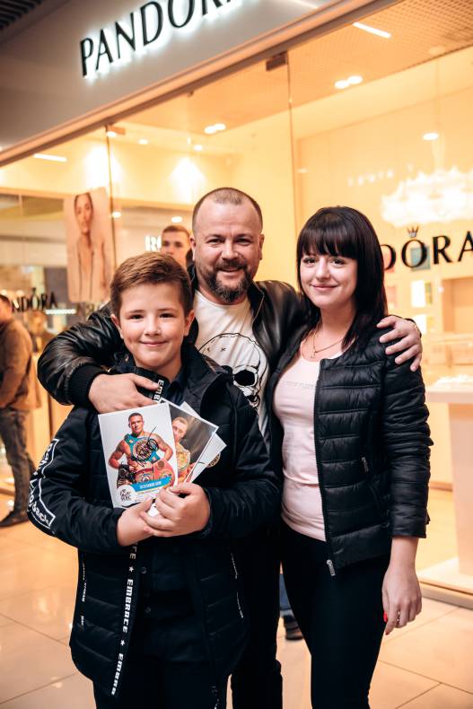 Зустріч з легендами світового боксу — Холіфілдом, Льюїсом та Кличком image-202