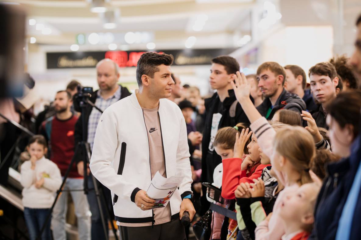 Відкрита зустріч з Еліною Світоліною у ТРЦ Gulliver image-36