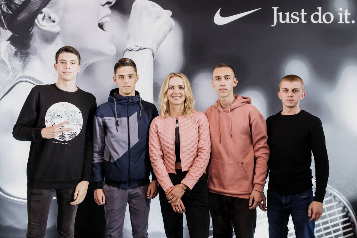 Відкрита зустріч з Еліною Світоліною у ТРЦ Gulliver image-62