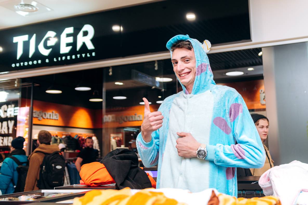 Black Friday image-53